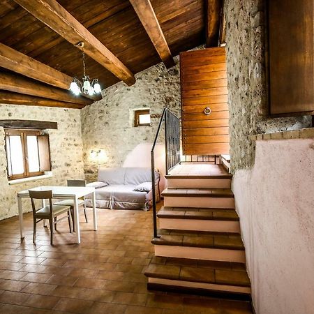 Appartement Le Aie Di Postignano à Sellano Extérieur photo