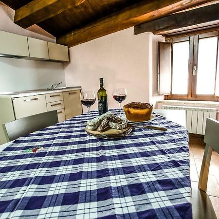Appartement Le Aie Di Postignano à Sellano Extérieur photo