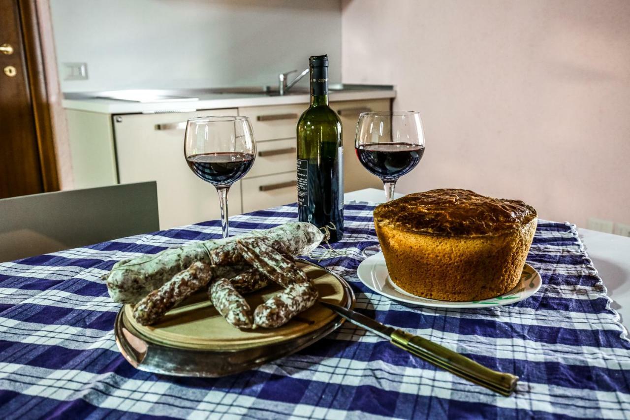 Appartement Le Aie Di Postignano à Sellano Extérieur photo